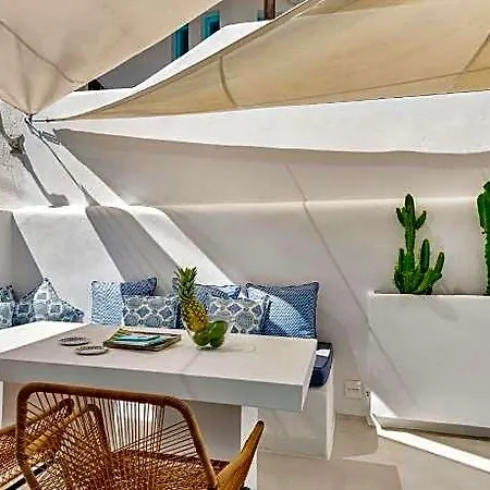Ξενοδοχείο Mykonian Mews Luxury